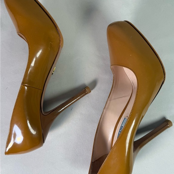 Prada authentic platform Classic tan Pumps Heels patent leather size 38.5 NWOB - Picture 12 of 14